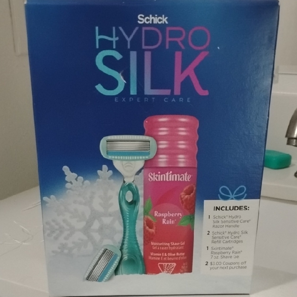 Schick Hydro Silk Box Set Razor, Refill,  Shave Gel Box Set